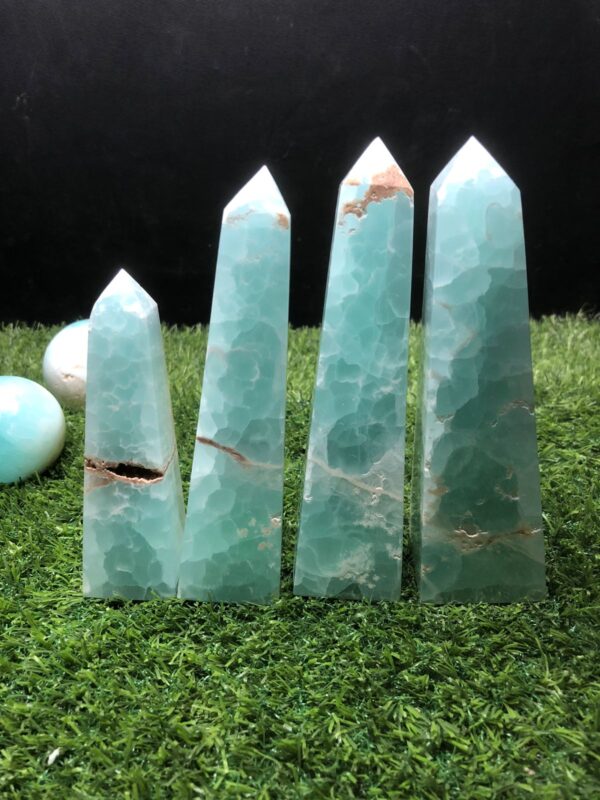 Blue Caribbean calcite tower’s